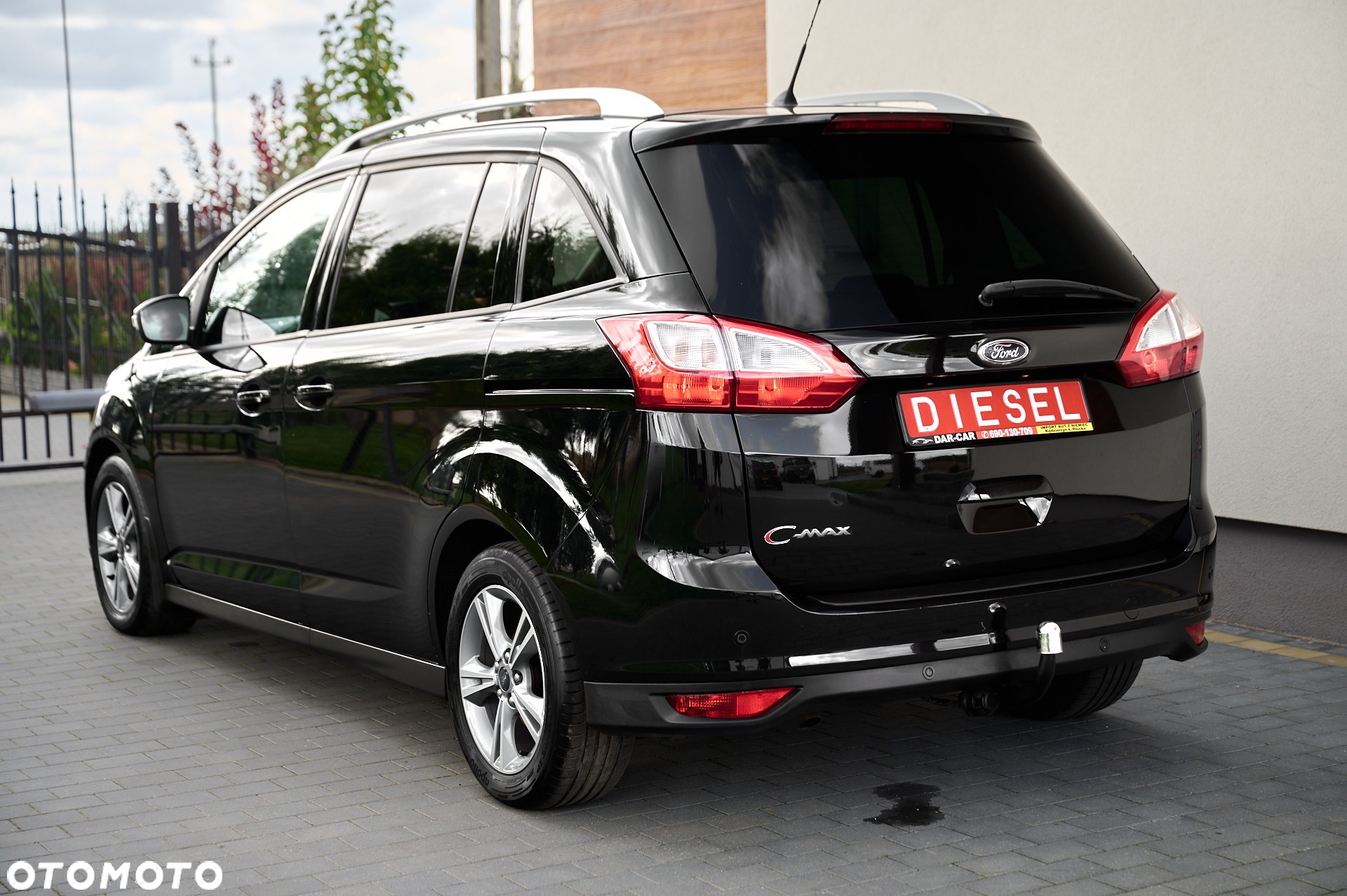 Ford Grand C-MAX - 11