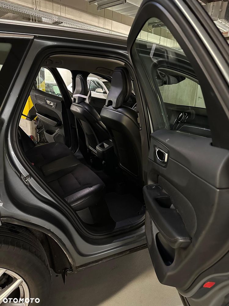 Volvo XC 60 D4 Momentum Pro - 19