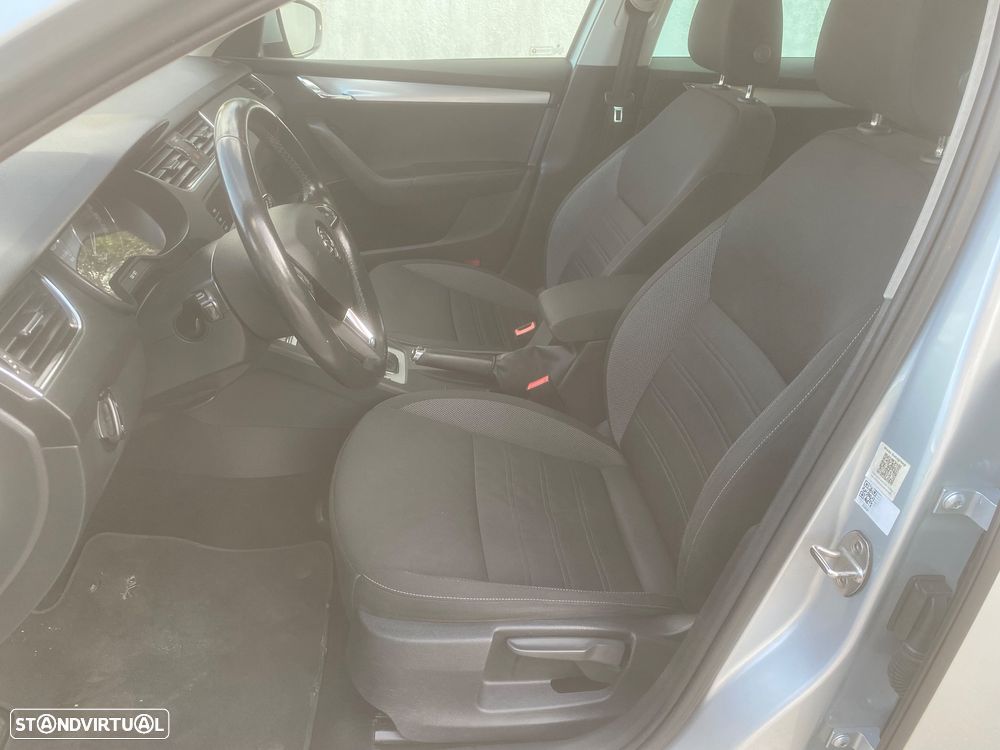 Skoda Octavia 1.6 TDI DSG Ambition - 7