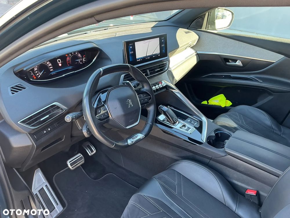 Peugeot 5008 - 24