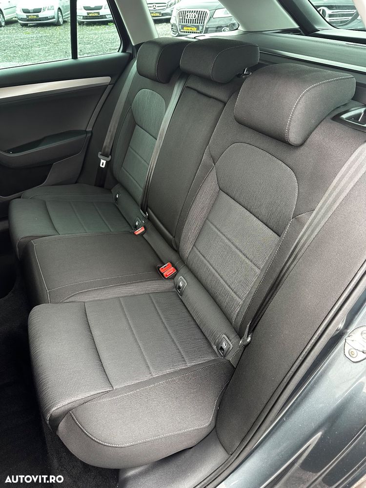 Skoda Superb Combi 1.6 TDI DSG Ambition - 19