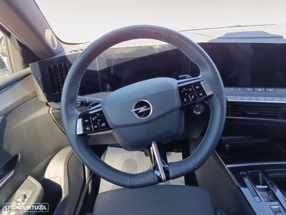 Opel Astra Sports Tourer 1.2 T Hybrid GS eDCT — fotografia 12