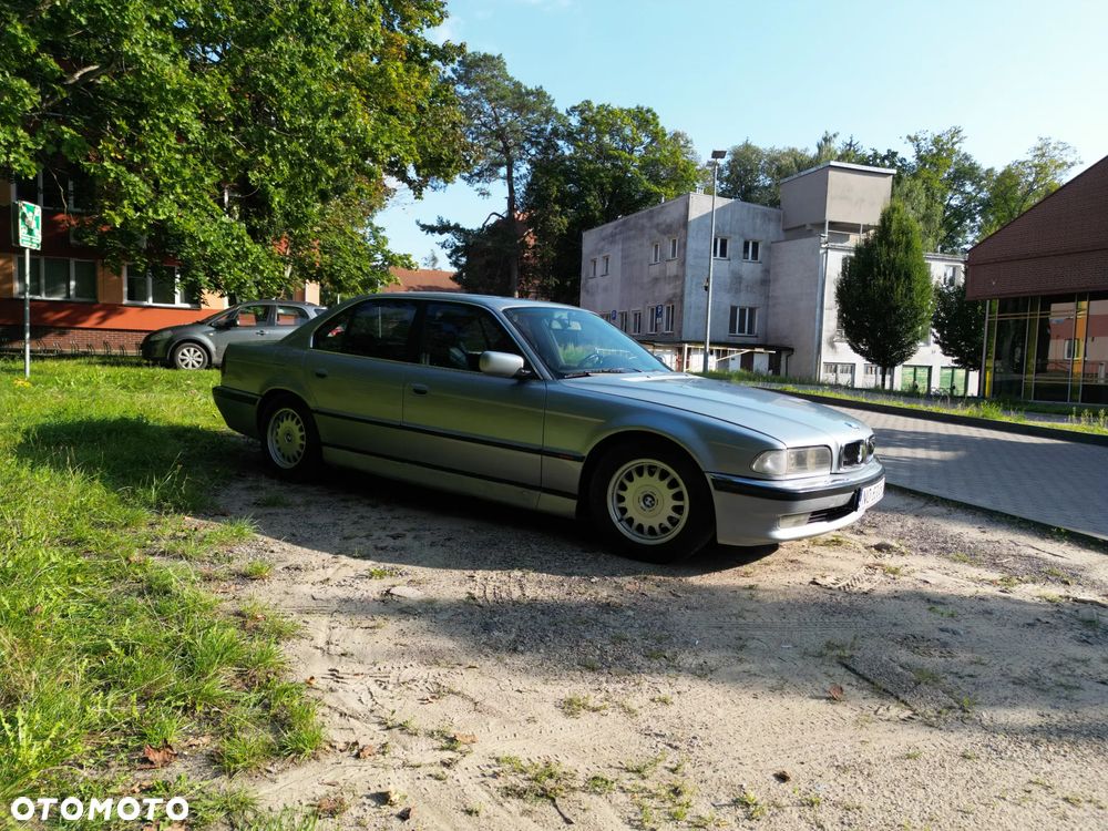 BMW Seria 7 730i V8 - 3