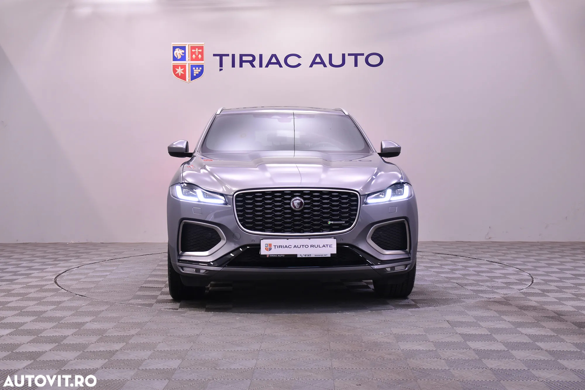Jaguar F-Pace D200 AWD R-Dynamic SE - 8