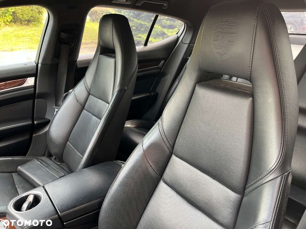 Porsche Panamera Turbo - 25