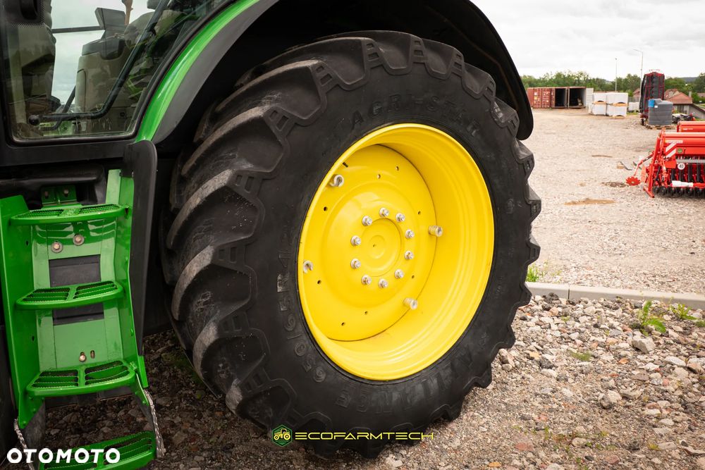 John Deere 6215R - 15