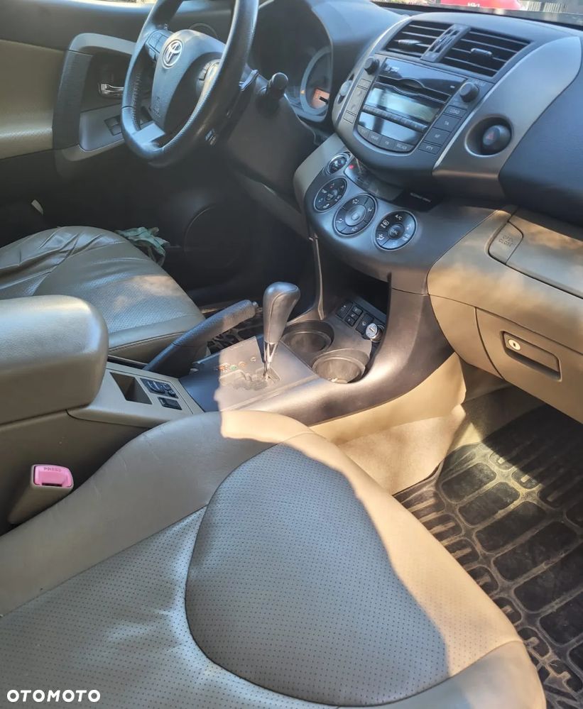 Toyota RAV4 2.2 D-CAT Premium - 6