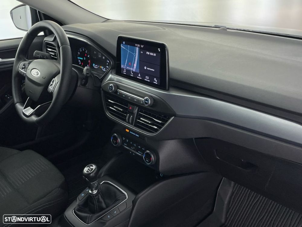 Ford Focus 1.0 EcoBoost Active - 23