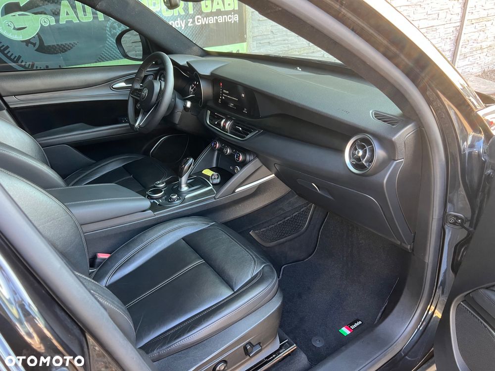 Alfa Romeo Stelvio 2.0 Turbo 16V AT8-Q4 B-Tech - 23