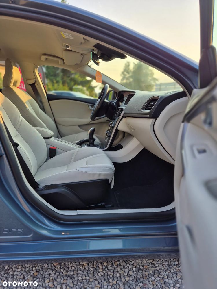 Volvo V40 - 35