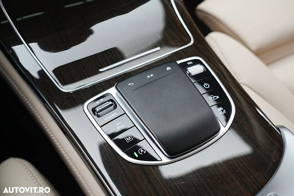 Mercedes-Benz GLC 220 d 4Matic 9G-TRONIC AMG Line - 32