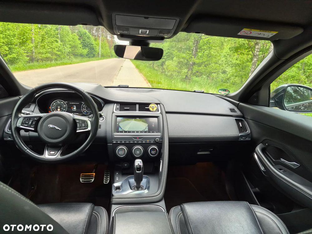 Jaguar E-Pace 2.0 P250 mHEV AWD R-Dynamic Black - 10