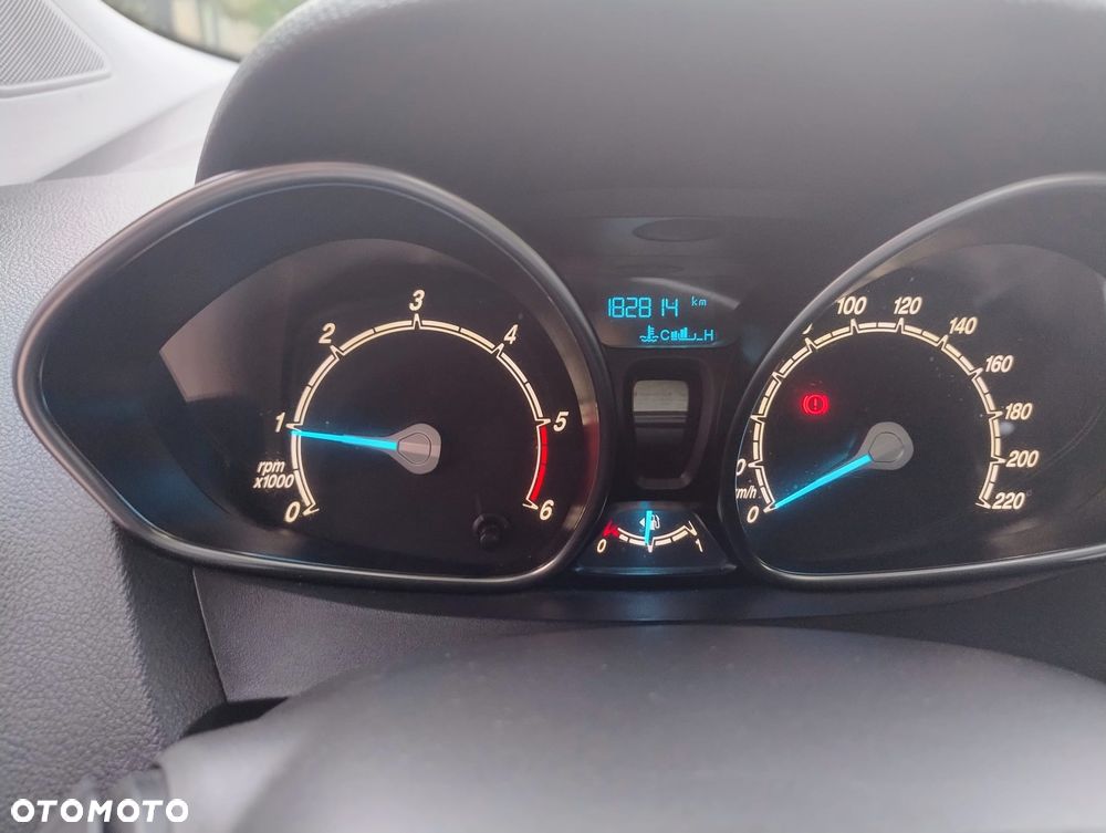 Ford Tourneo Courier 1.5 TDCi Titanium - 6