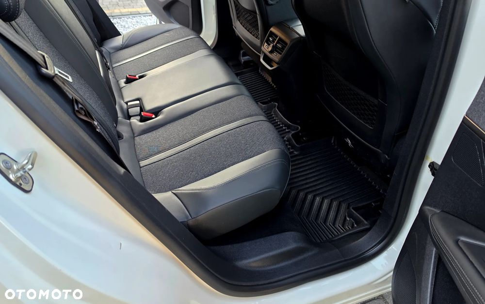 Peugeot 3008 1.5 BlueHDi Allure Pack S&S EAT8 - 25