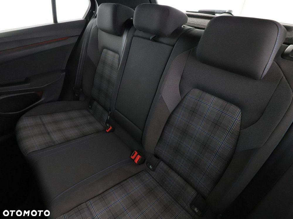 Volkswagen Golf - 18