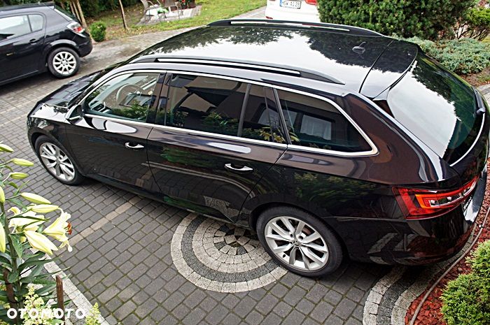 Skoda Superb 2.0 TDI DSG Sportline - 8