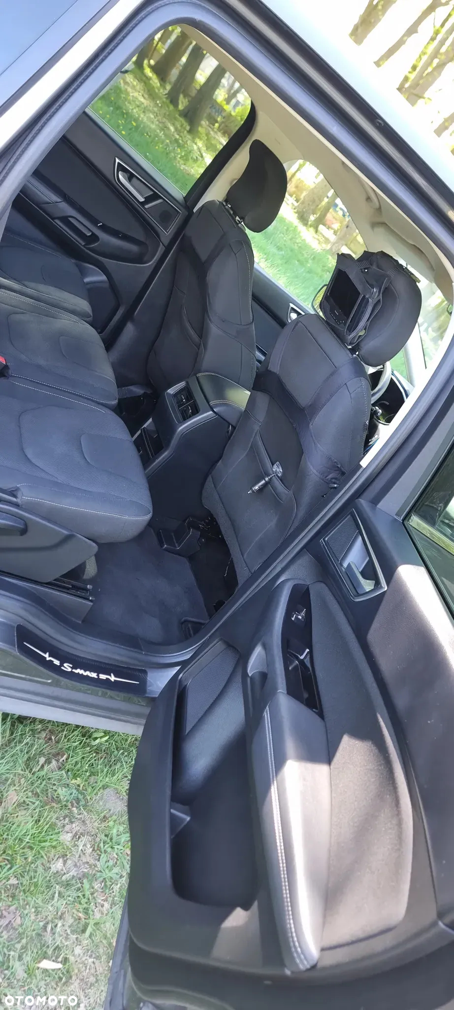 Ford S-Max - 17