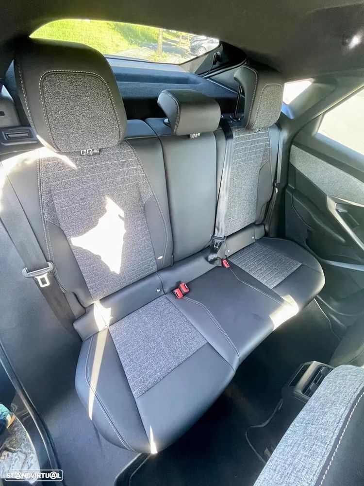 Peugeot 3008 1.2 Hybrid Allure e-DCS6 - 17
