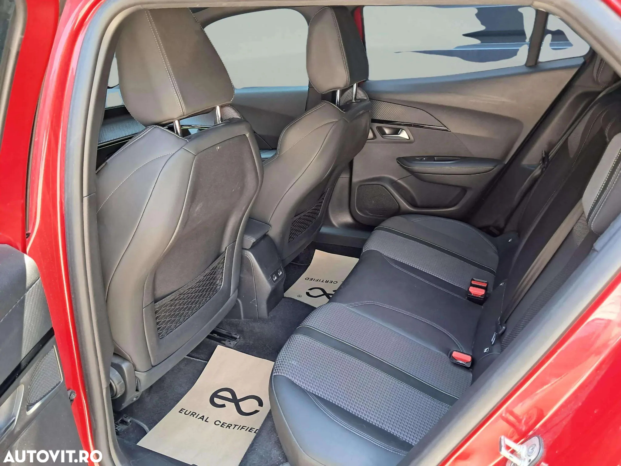 Peugeot 2008 1.2 L PureTech STT EAT8 GT Line - 7