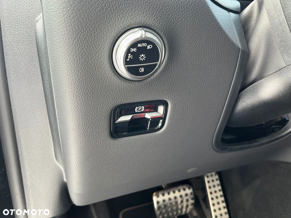 Mercedes-Benz GLC 300 e PHEV 4-Matic AMG Line - 23