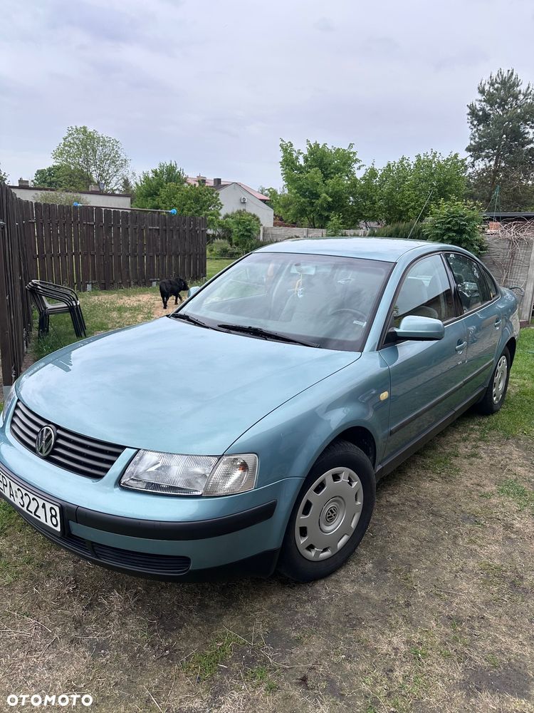 Volkswagen Passat 1.6 Comfortline - 3