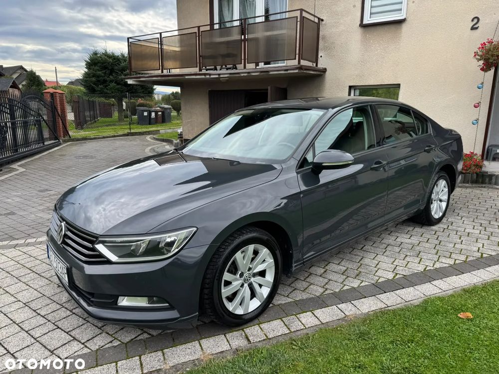 Volkswagen Passat - 2