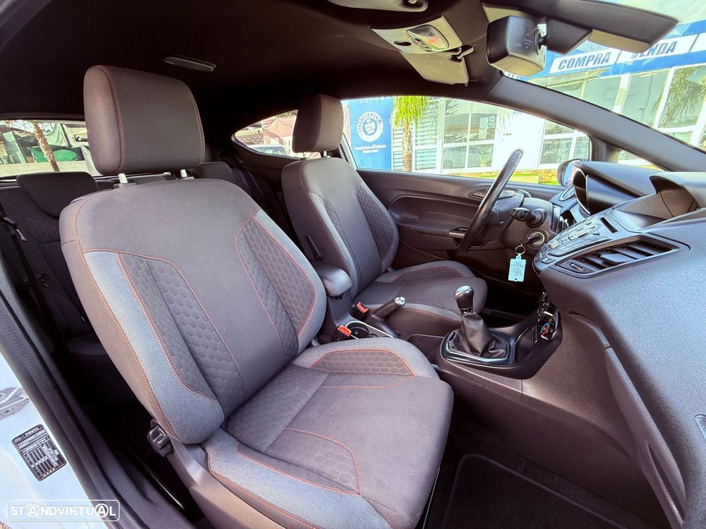 Ford Fiesta 1.0 T EcoBoost STLine - 24