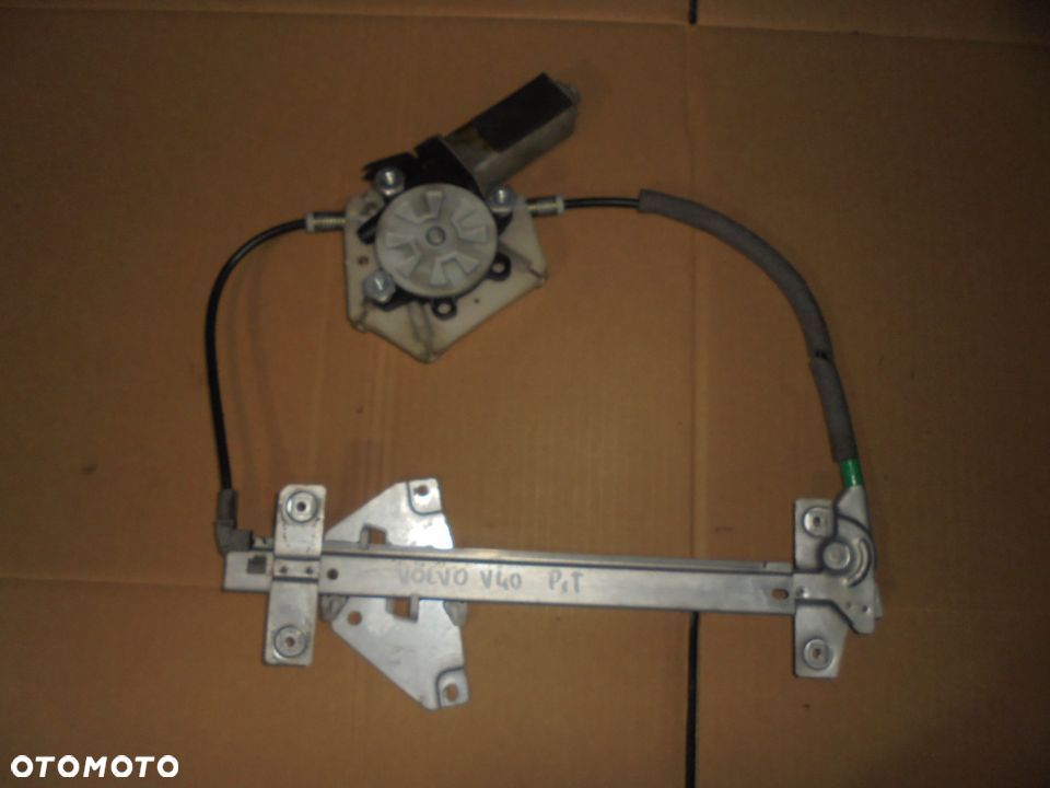 MECHANIZM PODNOSNIK SZYBY PRAWY TYL VOLVO V40