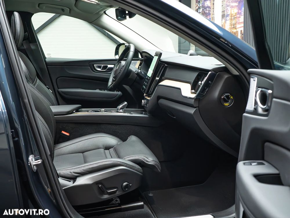 Volvo XC 60 B5 B AWD Ultimate Black Edition - 15