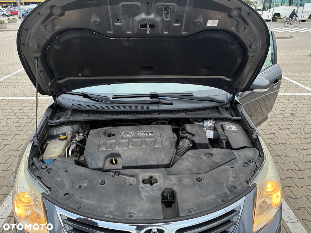 Toyota Avensis 1.8 Sol MS - 10
