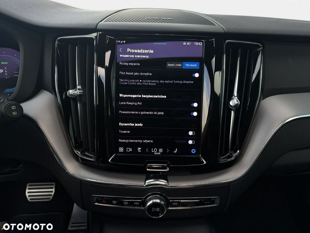 Volvo XC 60 T8 Plug-In Hybrid AWD Plus Dark - 22