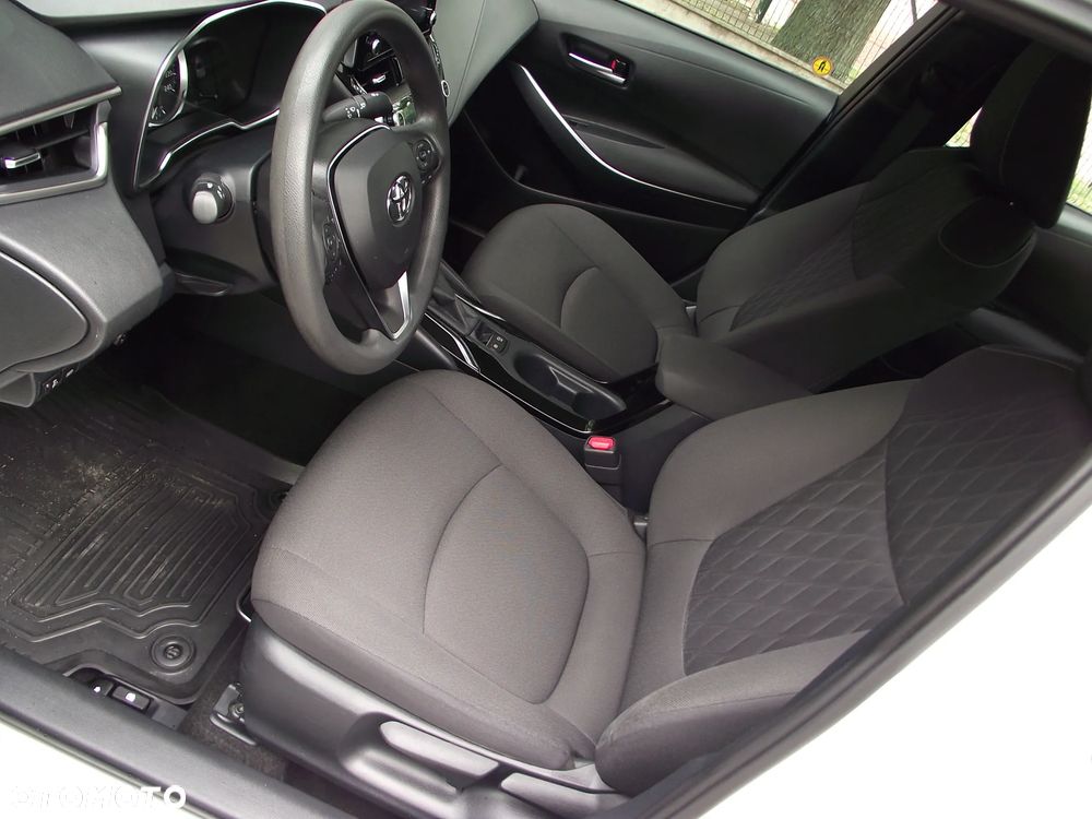 Toyota Corolla 1.8 Hybrid Active - 17
