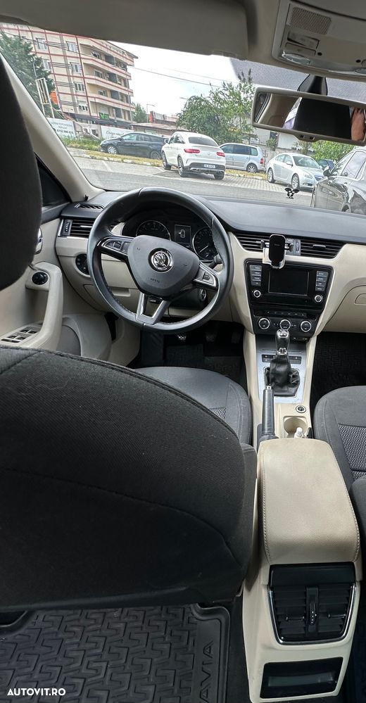 Skoda Octavia 1.6 TDI 4X4 ELEGANCE - 9