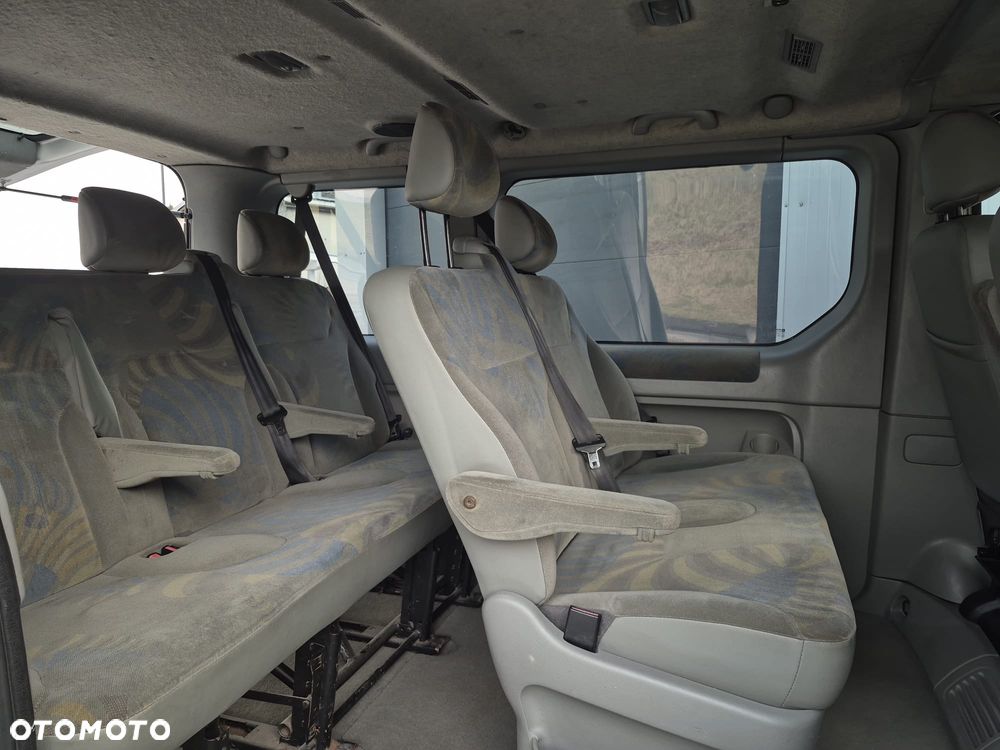 Renault Trafic Passenger - 6