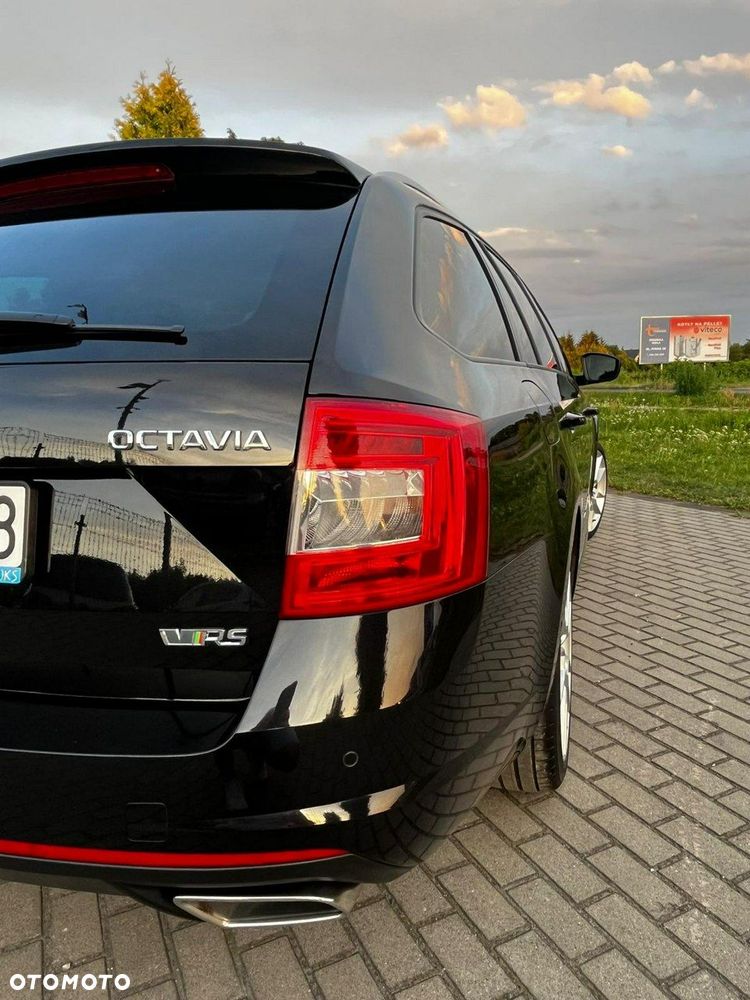 Skoda Octavia Combi 2.0 TDI RS - 15