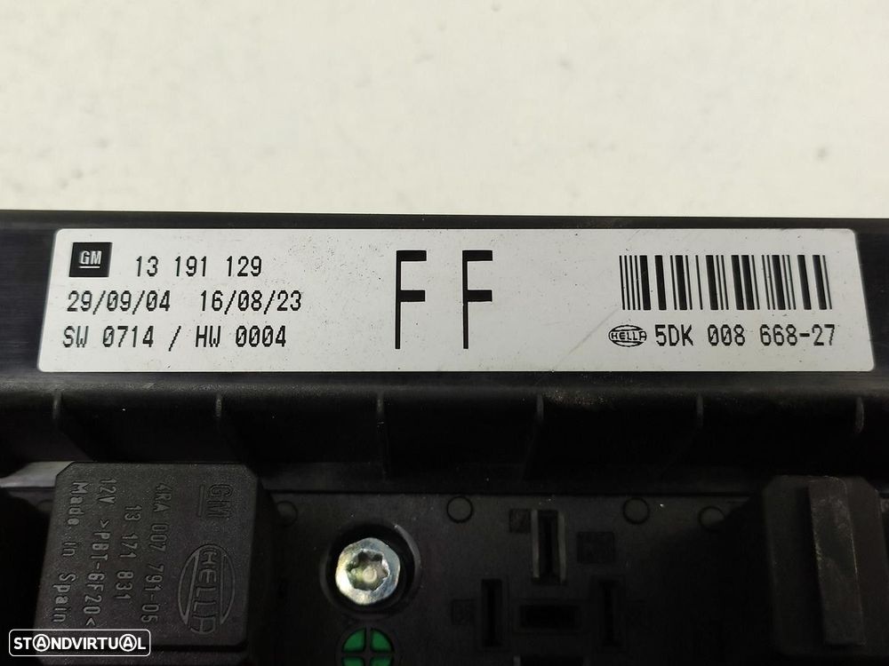 CAIXA RELÉS / FUSÍVEIS OPEL ASTRA H 2004 -743381 - 1