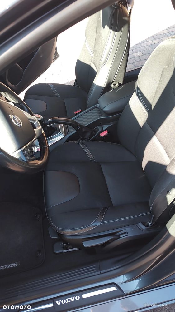 Volvo V40 T3 Momentum - 10