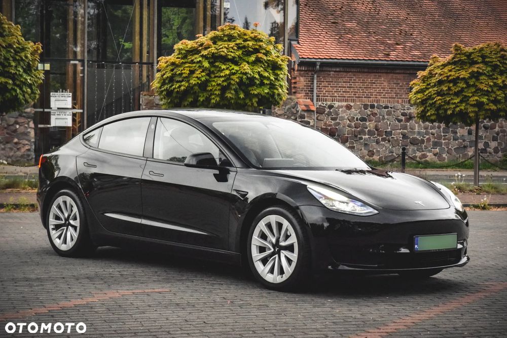 Tesla Model 3 Standard Range Plus - 18