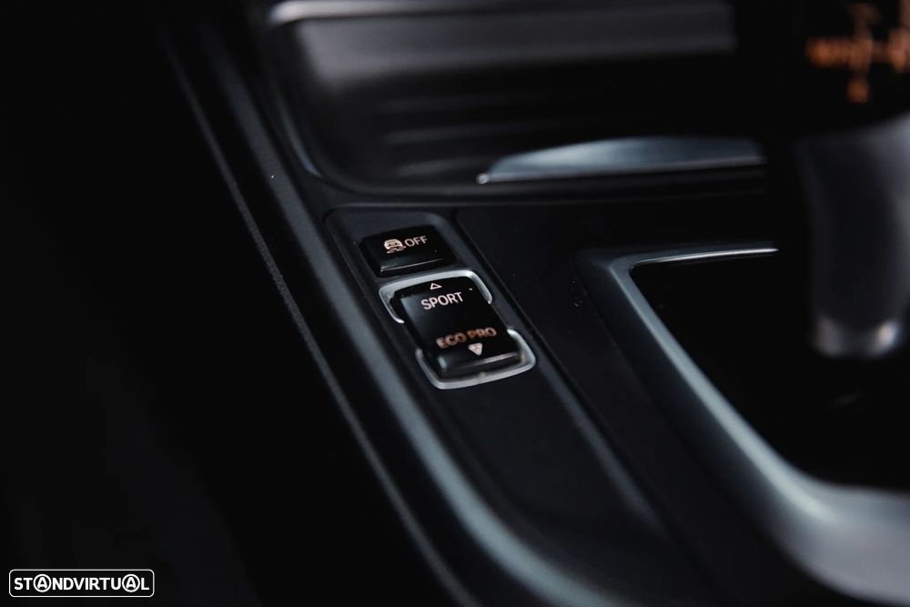 BMW 320 d Auto Pack M - 22