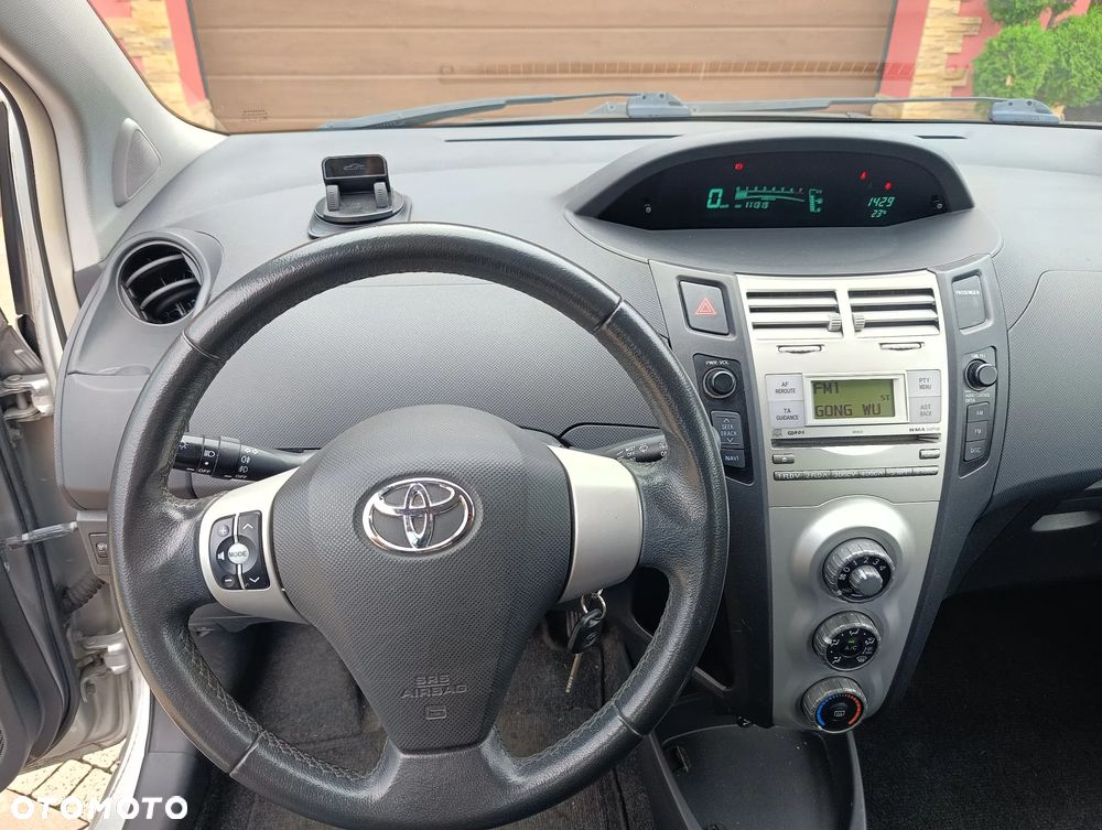 Toyota Yaris 1.0 VVT-i - 25