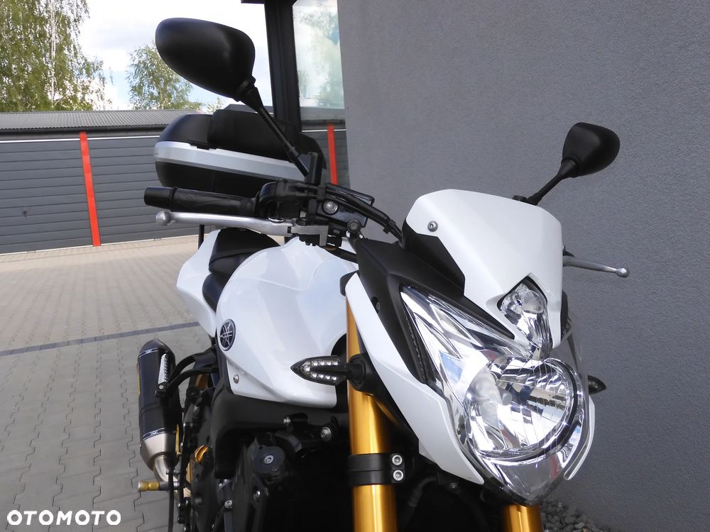 Yamaha FZ8 - 4