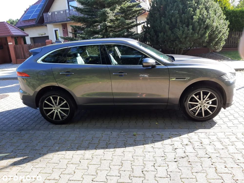 Jaguar F-Pace - 4