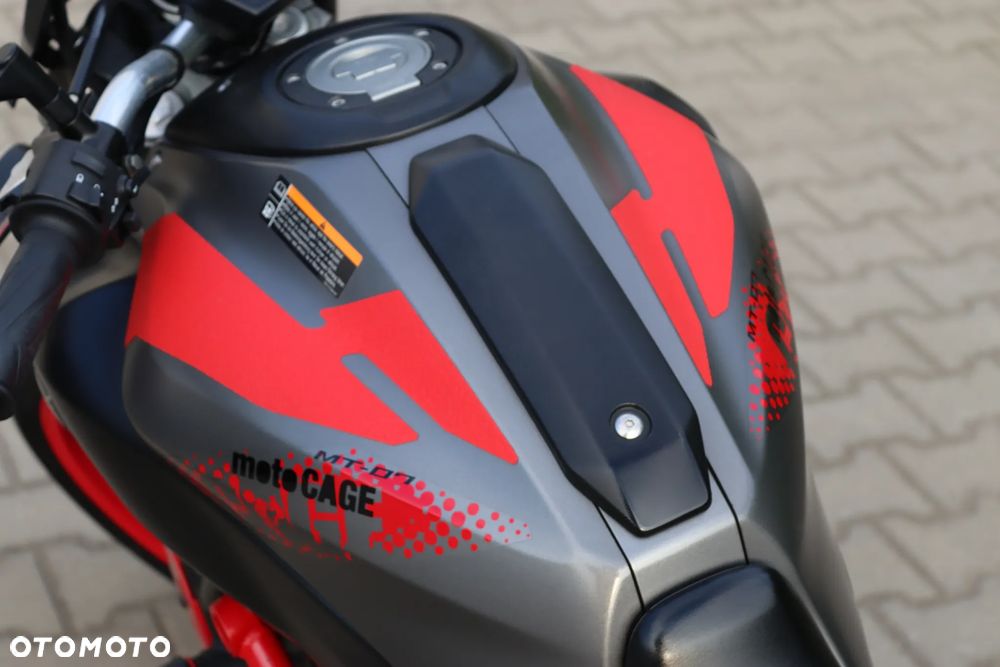 Yamaha MT - 17