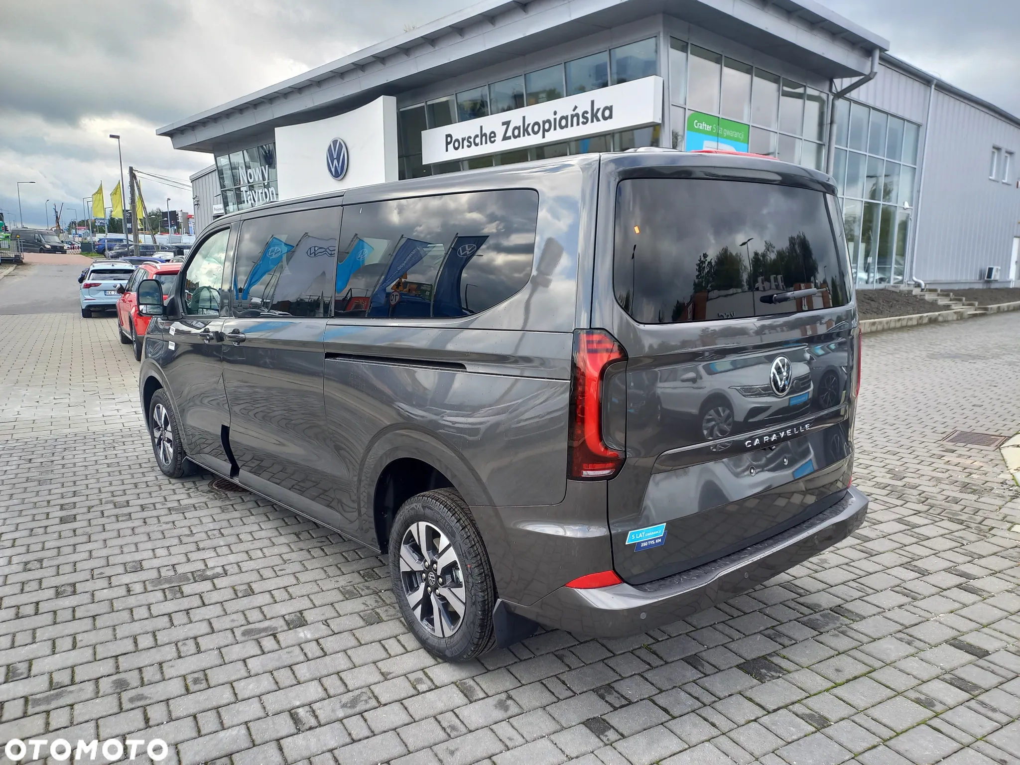 Volkswagen Caravelle - 5