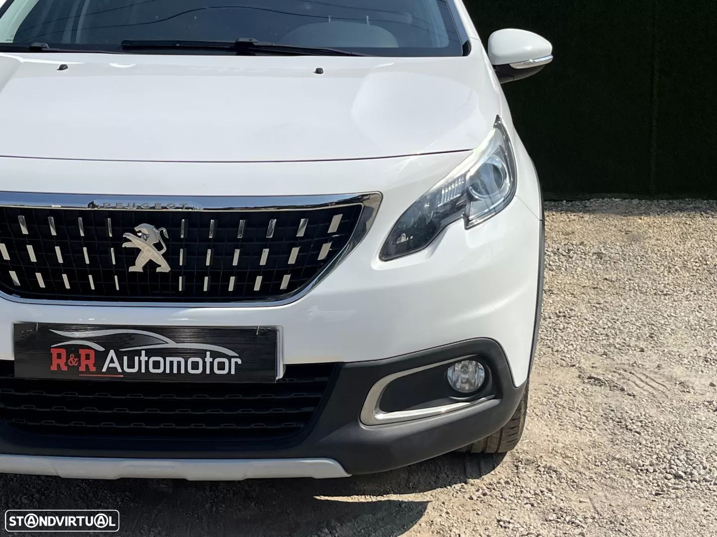Peugeot 2008 1.2 PureTech Allure EAT6 - 5