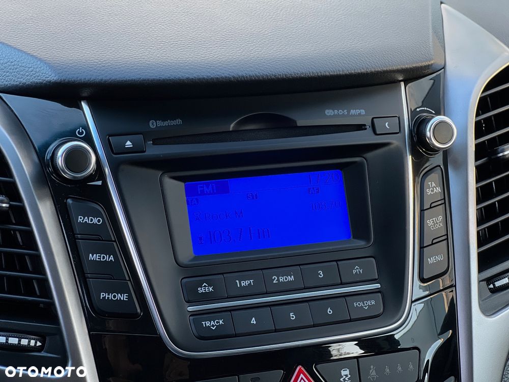 Hyundai i30 1.4 Fifa World Cup Edition - 24