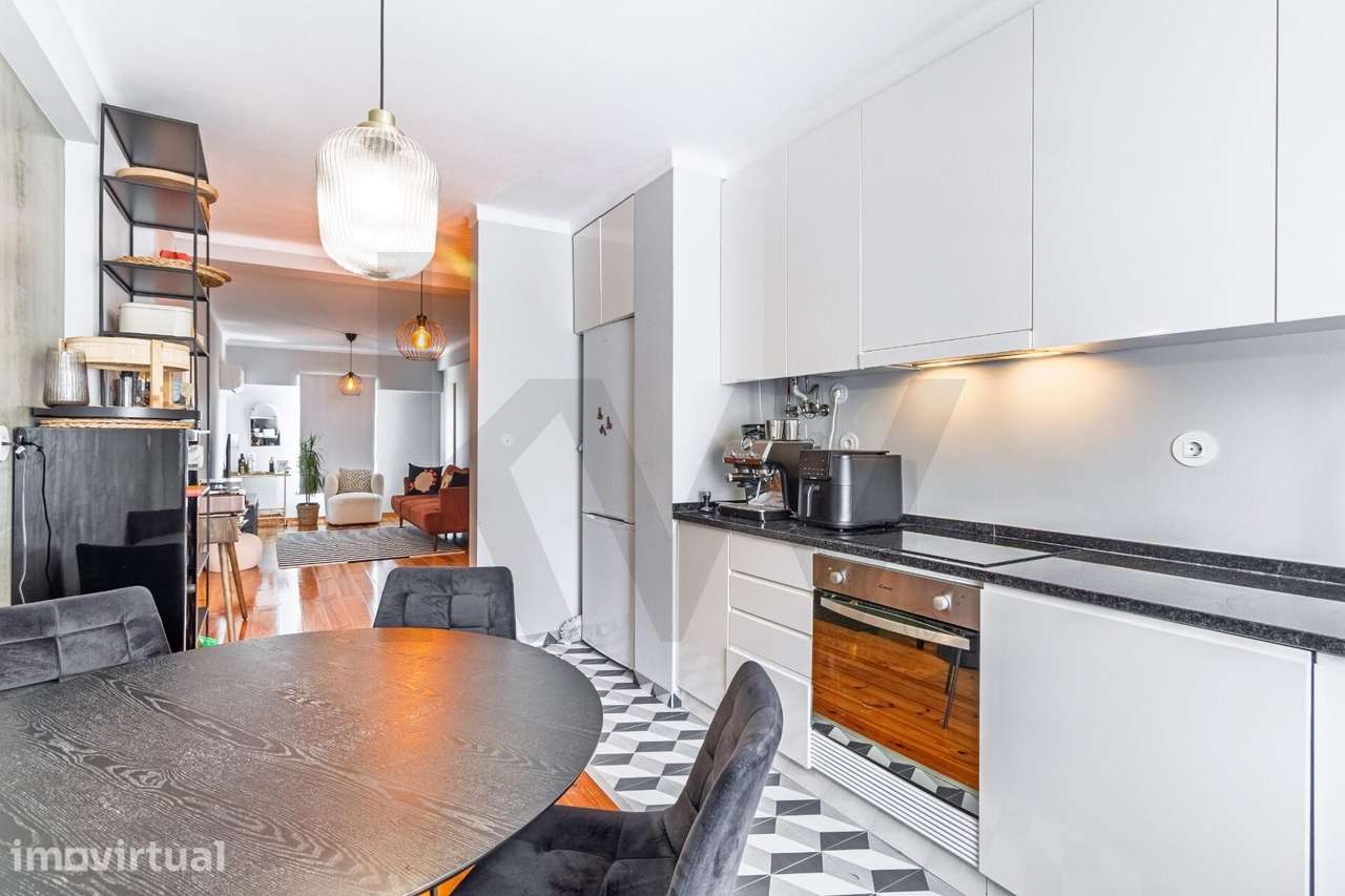 Apartamento T3 Totalmente Remodelado - Com Ar Condicionado - Equipado - Grande imagem: 3/17