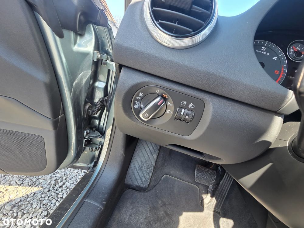 Audi A3 3-drzwiowe 2.0 TDI DPF Attraction S tronic - 10