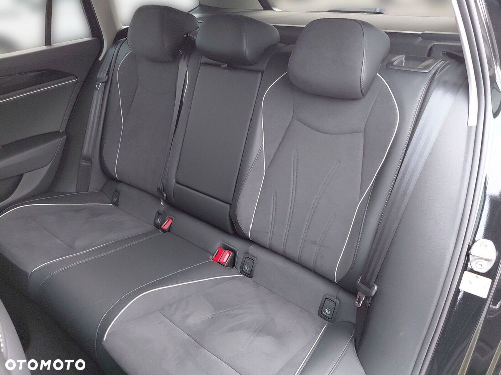 Volkswagen Passat - 14
