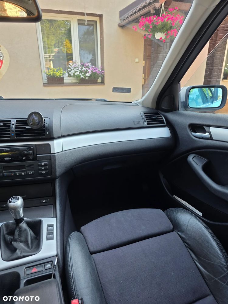 BMW Seria 3 325i Edition Sport - 6